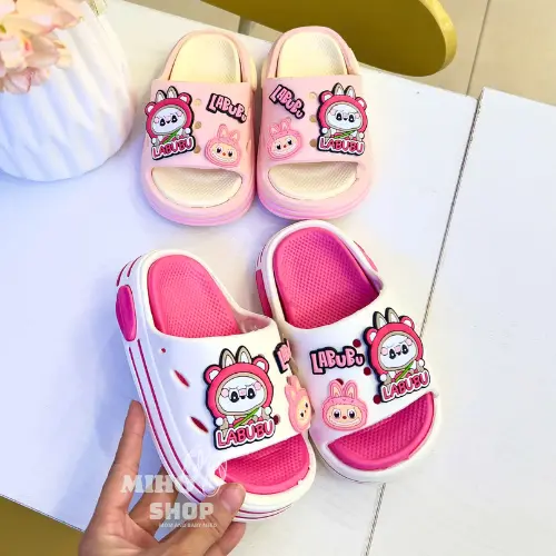[PHOM TO] Dép lê siêu nhẹ Labubu bé gái 2 lớp gắn sticker mềm êm nhẹ chân cho bé