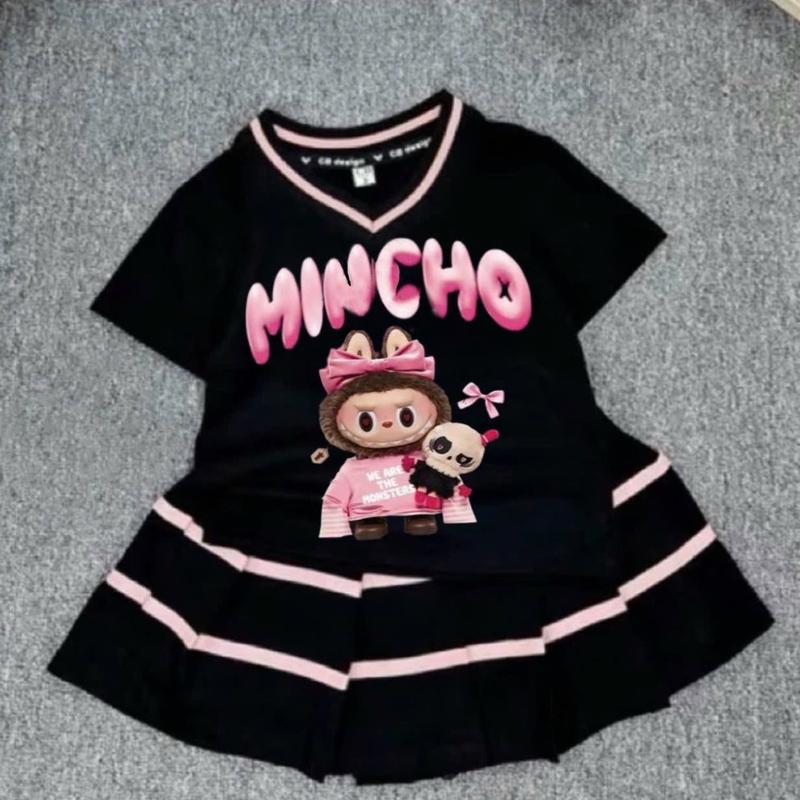 Bộ Xếp Ly LaBuBu , thời trang có LÓT QUẦN, Áo cổ tim in hình LABUBU thời trang Bé Gái và Mẹ từ 9-45 Kg Baby Tee Cho Bé Tee Top Women set váy xinh Cổ Tròn Trái Tim