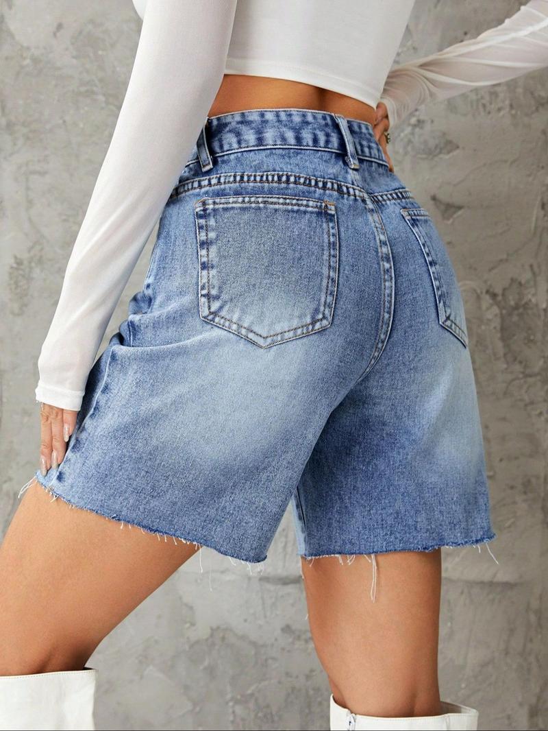 Product Introduction of Women's Distressed Hem Denim Shorts, Fashion Casual Raw Hem Short Jeans for Daily Outdoor Wear, Ladies Bottoms for Spring & Fall 4