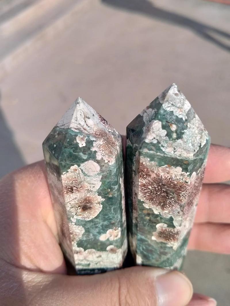 Product Introduction of 9cm Natural Green Cherry Blossom Stone Tower Wand Point Stone Obelisk Home Decoration Prisms Wicca Chakra Healing Crystals Decor 17
