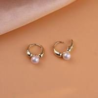 Gambar Diamcity Temperamen Emas Retro Anting Mutiara Prancis Desain Khusus Wanita Anting-anting Sederhana - emas dari Diamcity Official Store Kab. Gresik 4 Tokopedia