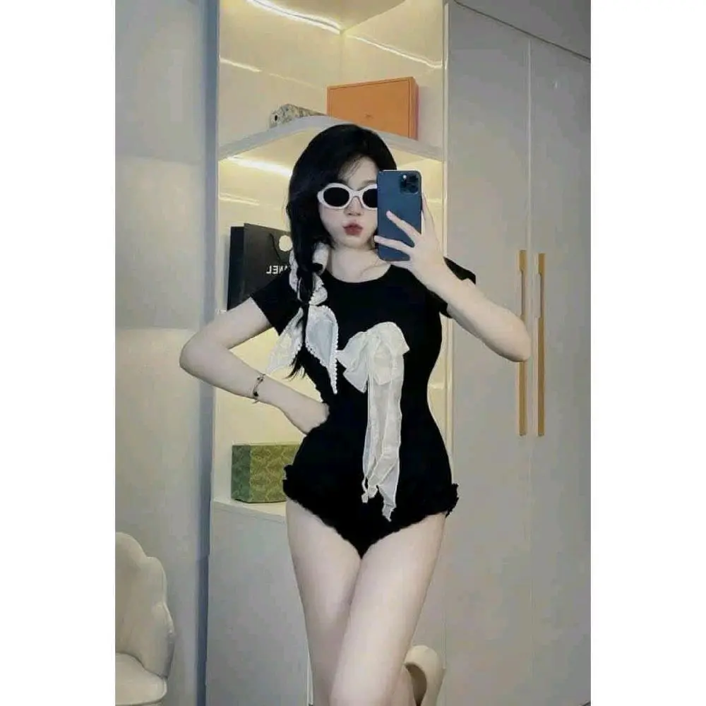 Bikini viền bèo nơ ngực 2025 -HT ( tặng kèm tuban) Chất liệu :Body tắm dãn Hàng Nơ rời cài theo sở thích,tuban viền ren