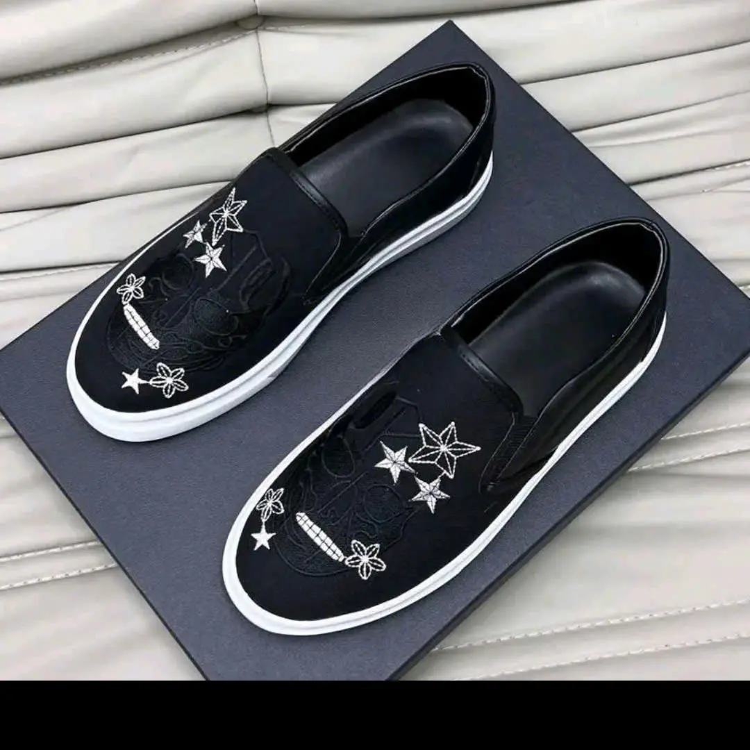 Giầy slipon  nam nữ họa tiết thêu hoa văn  kiểu dang hottrent  trẻ trung năng Động