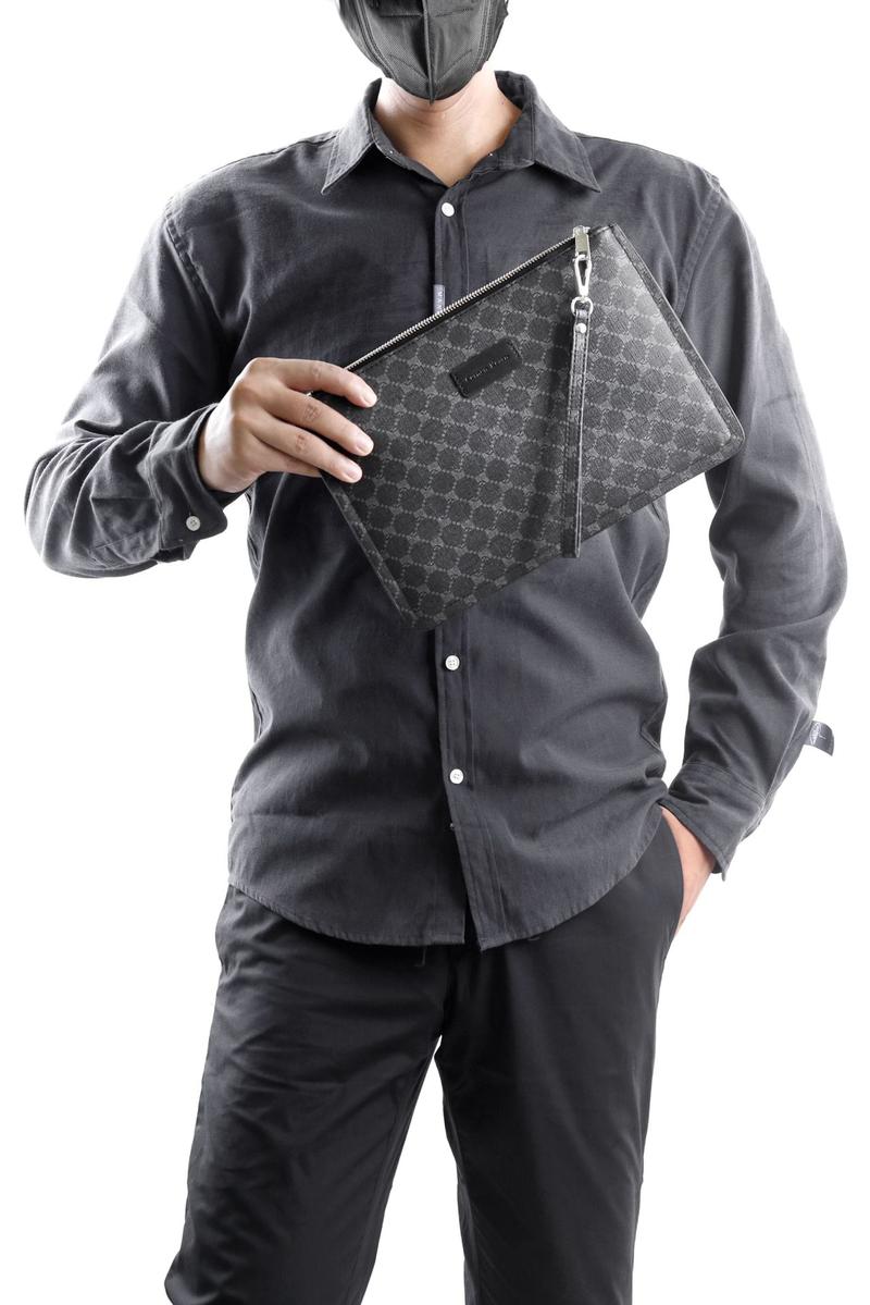 Product Introduction of New Men's Personalized Clutch Chessboard Grid Contrast Color and Versatile Trendy Clutch Large Capacity Mobile Phone Bag Wholesale 5