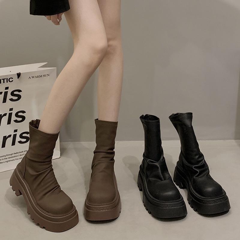 [MUA 1 TẶNG 1] Giày bốt nữ , boot đế dày 5cm hai mầu nâu đen , cổ giày cao 25cm siêu xinh phong cách cá tính B06 - Tặng 1d tất thêu hình ngẫu nhiên