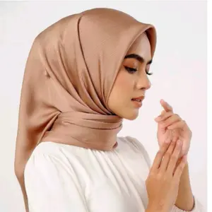 Segiempat Satin Crincle Silk Premium