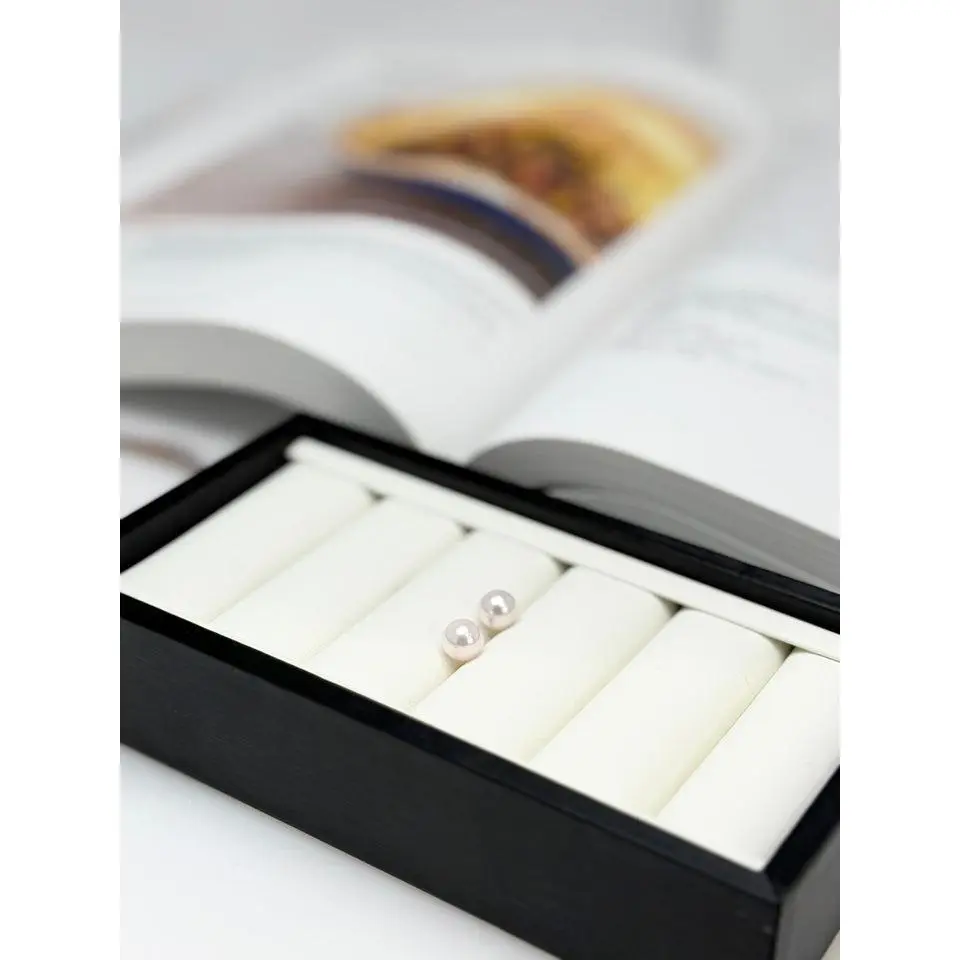 18K Solid Gold Saltwater Japan Top Luster ("Tennyo") Akoya Pearl (7.5-8mm) Stud Earrings | Timeless Radiance for Every Occasion )