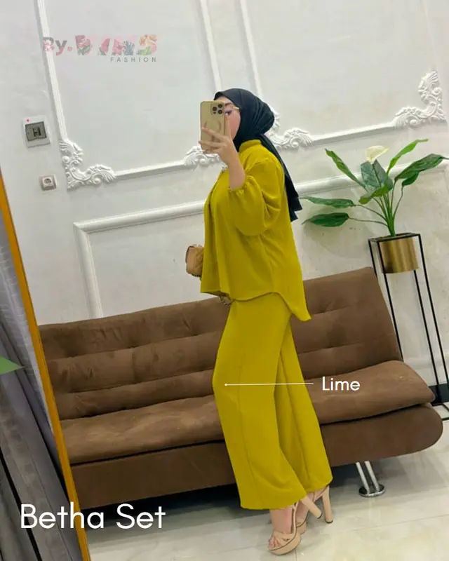 Betha One Set Crincle Airflow Premium / Setelan Kantor / Baju Setelan Wanita V Neck Atasan Bawahan Celana Kulot Panjang 1
