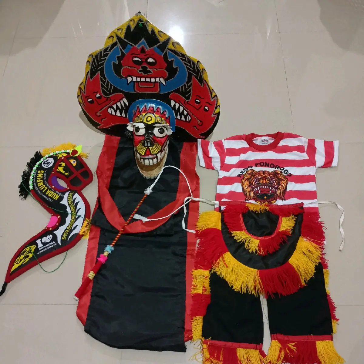 paket barongan komplit. barongan dan baju murah. barongan baju dan kuda murah