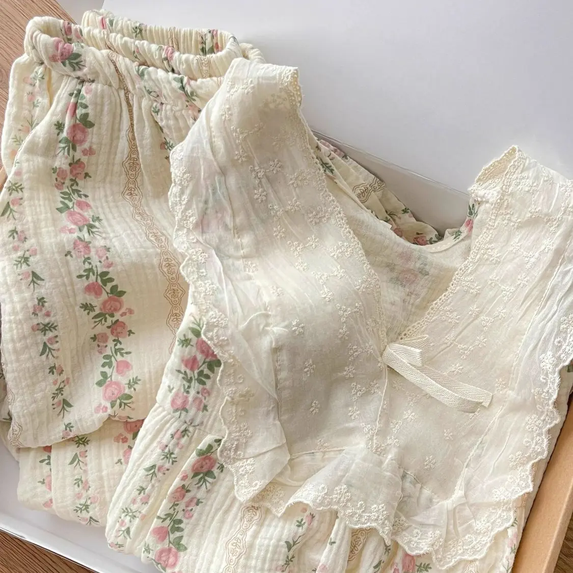 Bộ Đồ Ngủ Phong Cách Công Chúa, Dài Tay, Quần Thu Đông Bông Mềm Mại Và Bồng Bềnh Thiết Kế Ngọt Ngào Phong Cách Hàn Quốc