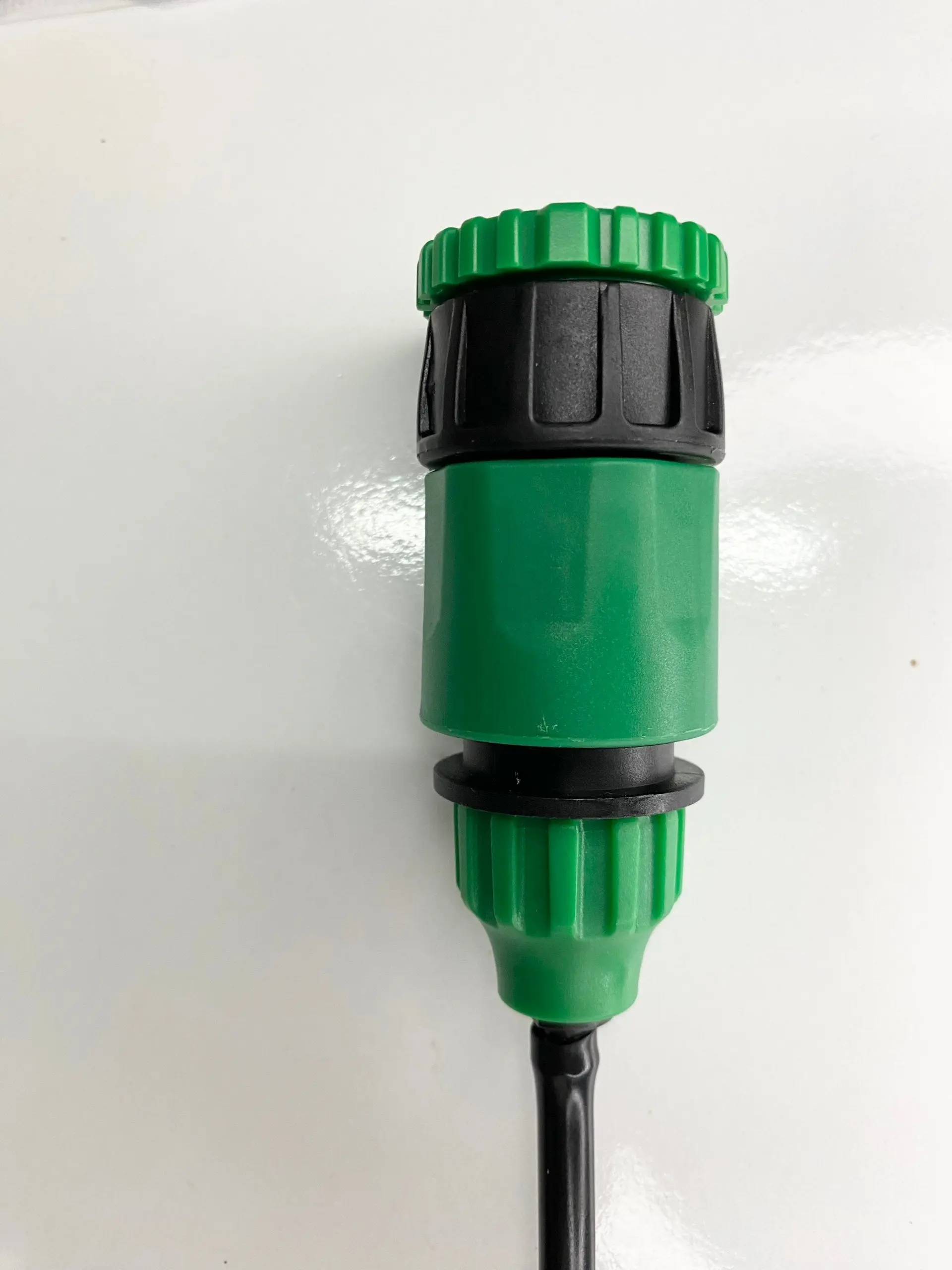 Bộ Nối Nhanh Kèm Khớp Nối vặn trực tiếp vào vòi nước máy và sử dụng