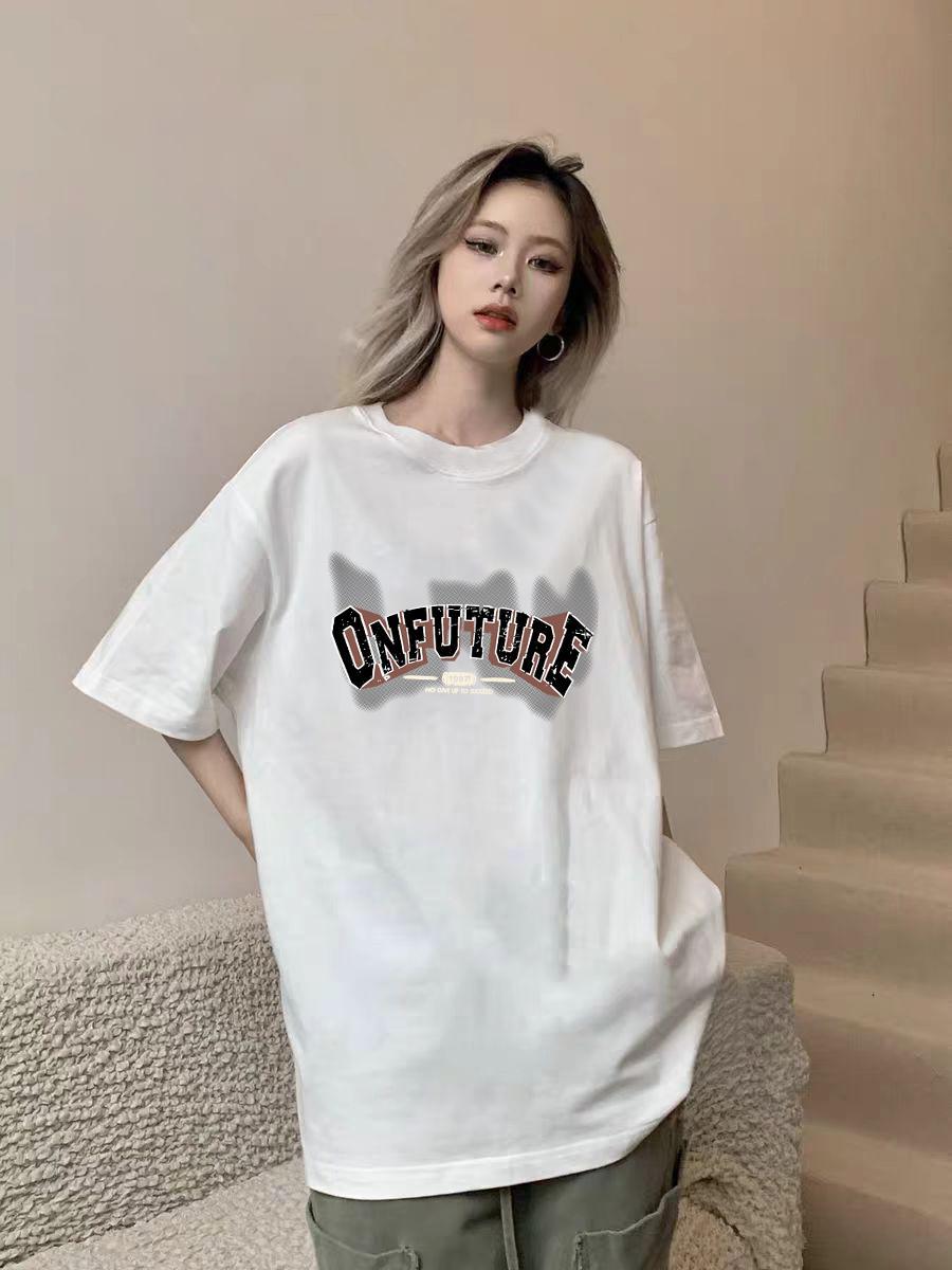 Kaos lengan pendek hitam dan putih untuk wanita, gaya baru musim panas 2025, atasan kaos longgar kasual dasar yang melangsingkan, gaya Instagram.