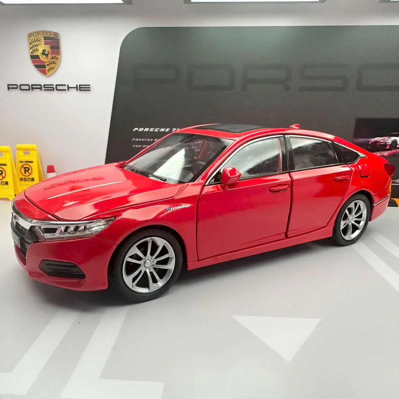 Xe mô hình Honda Accord Sport Hybrid tỉ lệ 1:24 hãng Chezhi có đèn và âm thanh