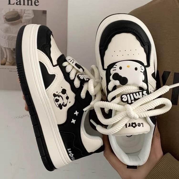 Giày thể thao nữ hoạ tiết gấu trúc kèm sticker mèo bản dây thừng to đế nâu 4cm phong cách Hàn Quốc