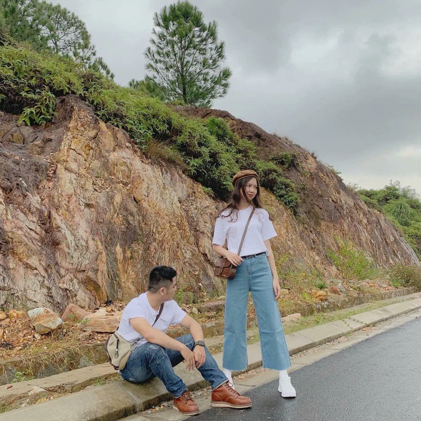 Combo 2 Áo Thun Nam Nữ Cổ Tròn - Hàng VNXK Menswear