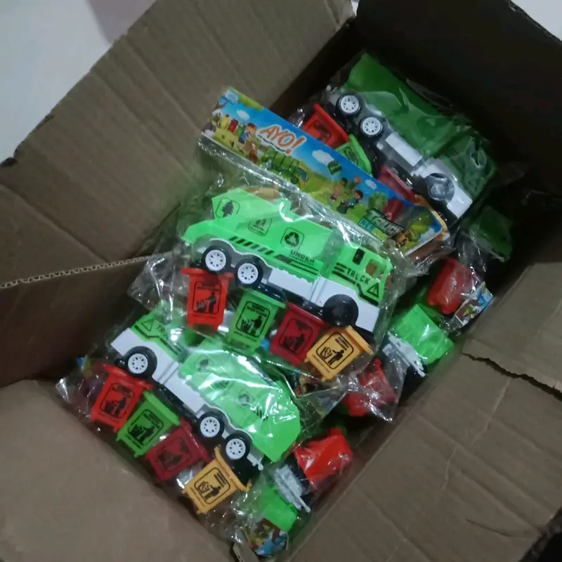 2pc MAINAN MOBIL TRUCK SAMPAH PLUS TEMPAT SAMPAH UKURAN MINI / MAINAN MOBIL TRUK KOMPACTOR MINI 2