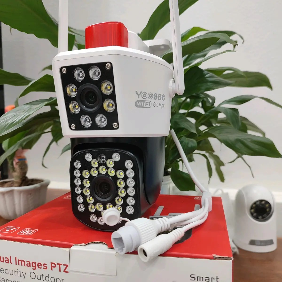 camera 2 mắt ngoài trời+ thẻ 64g