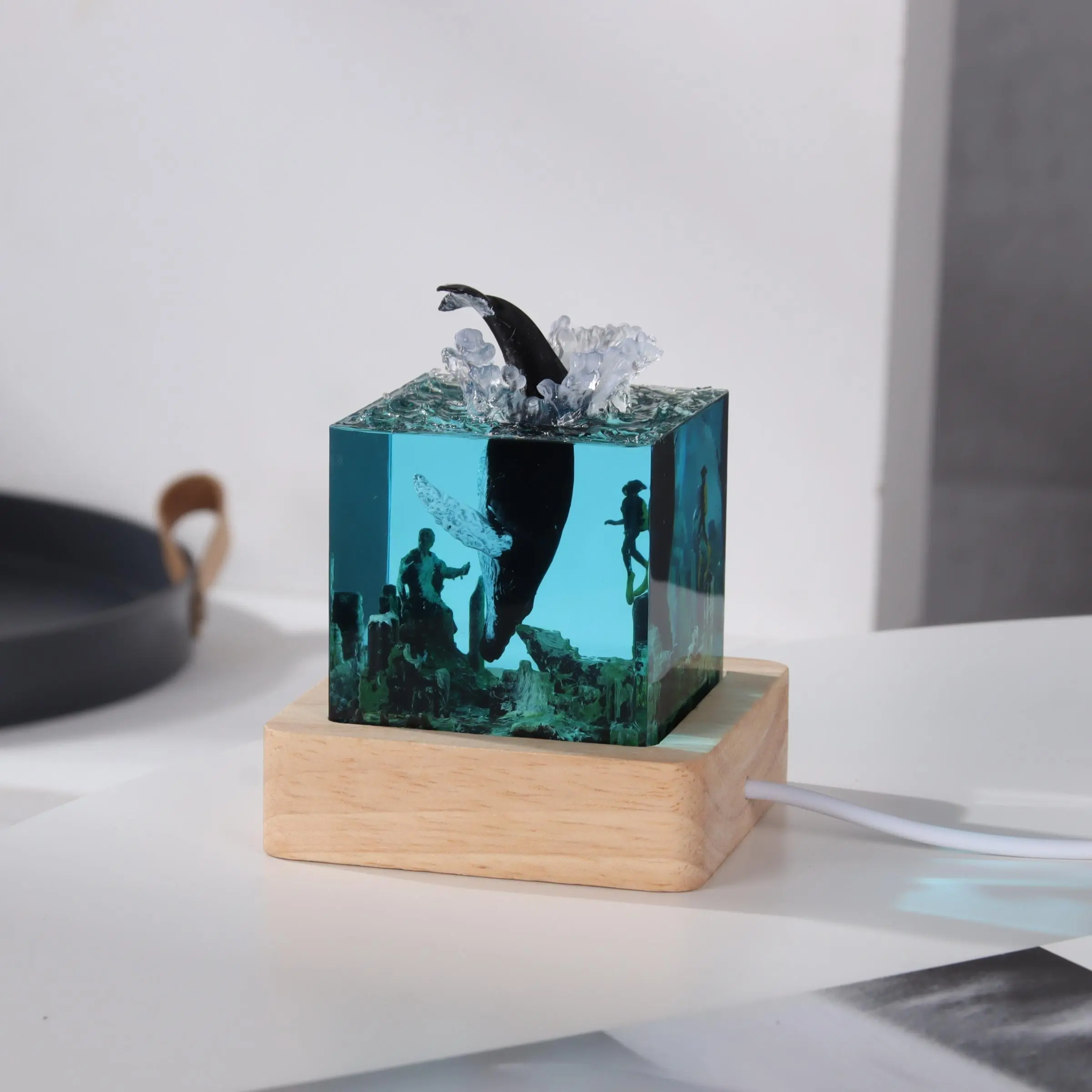 Shark Design Night Light, USB Rechargeable Desktop Ornament, Home Decor for Living Room Bedroom, Gift for Friends & Family