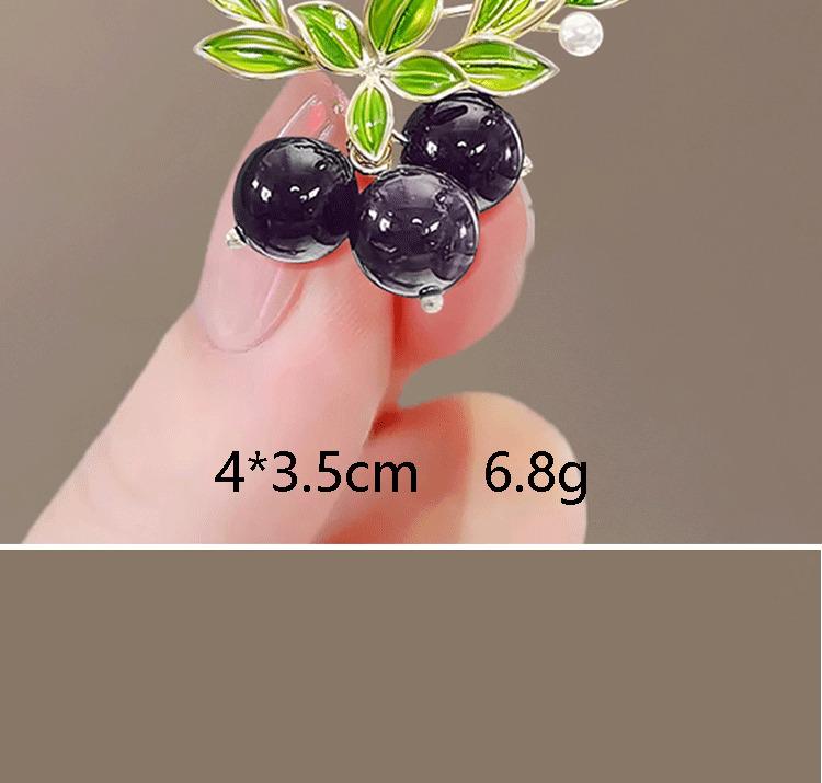 Product Introduction of Flower pearl studded diamond brooch anti glare buckle brooch chest flower small brooch 12