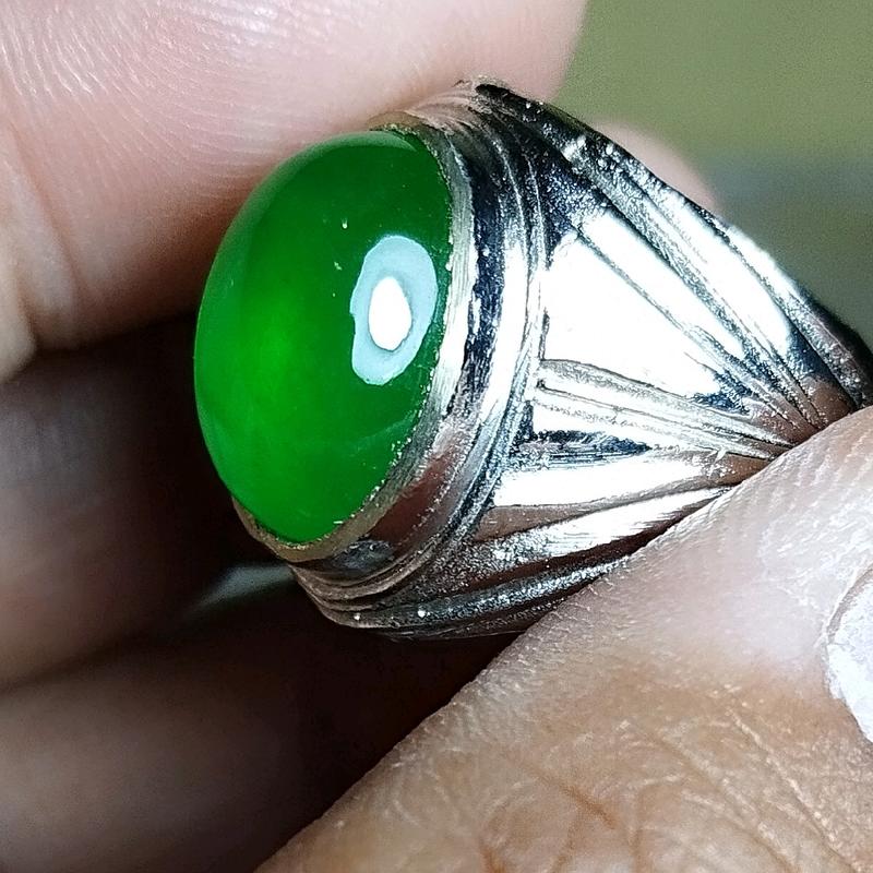 Cincin akik giok hijau Sukses Harian 3
