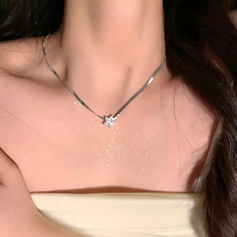 Sparkling diamond pentagram snake bone chain for girls, light luxury, niche new French necklace, high-end design accessories