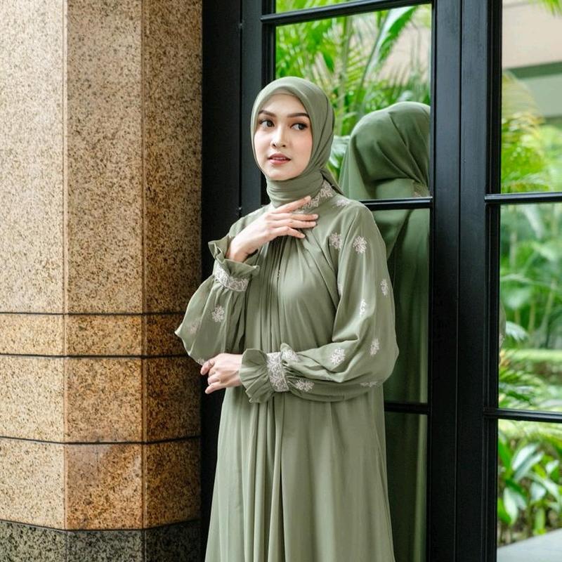 Gamis Ceruty Bordir set Hijab Gamis Delia set Original Khadijah mode 5