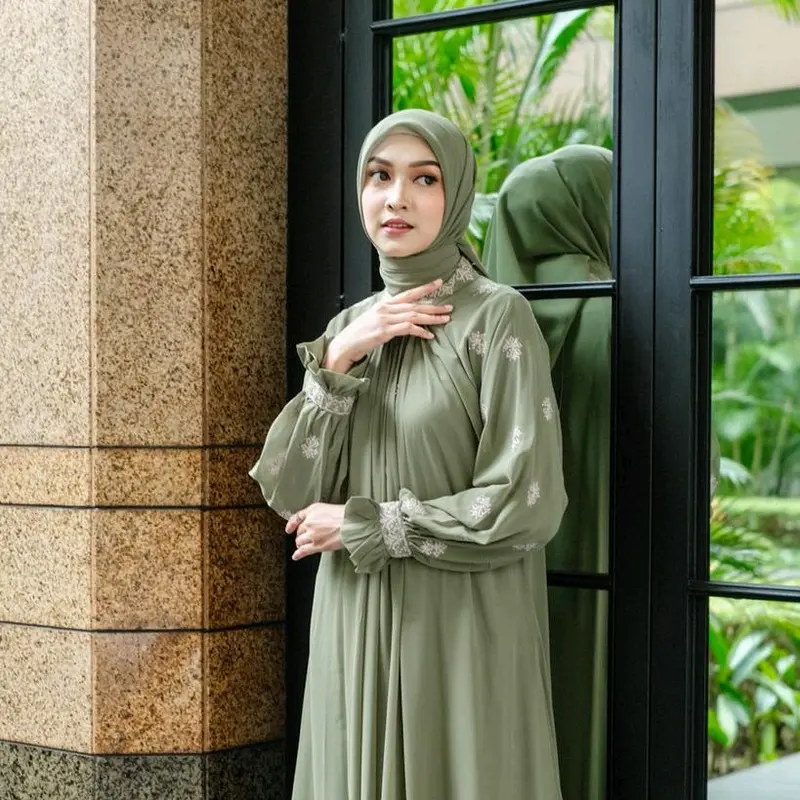 Gamis Ceruty Bordir set Hijab Gamis Delia set Original Khadijah mode 5