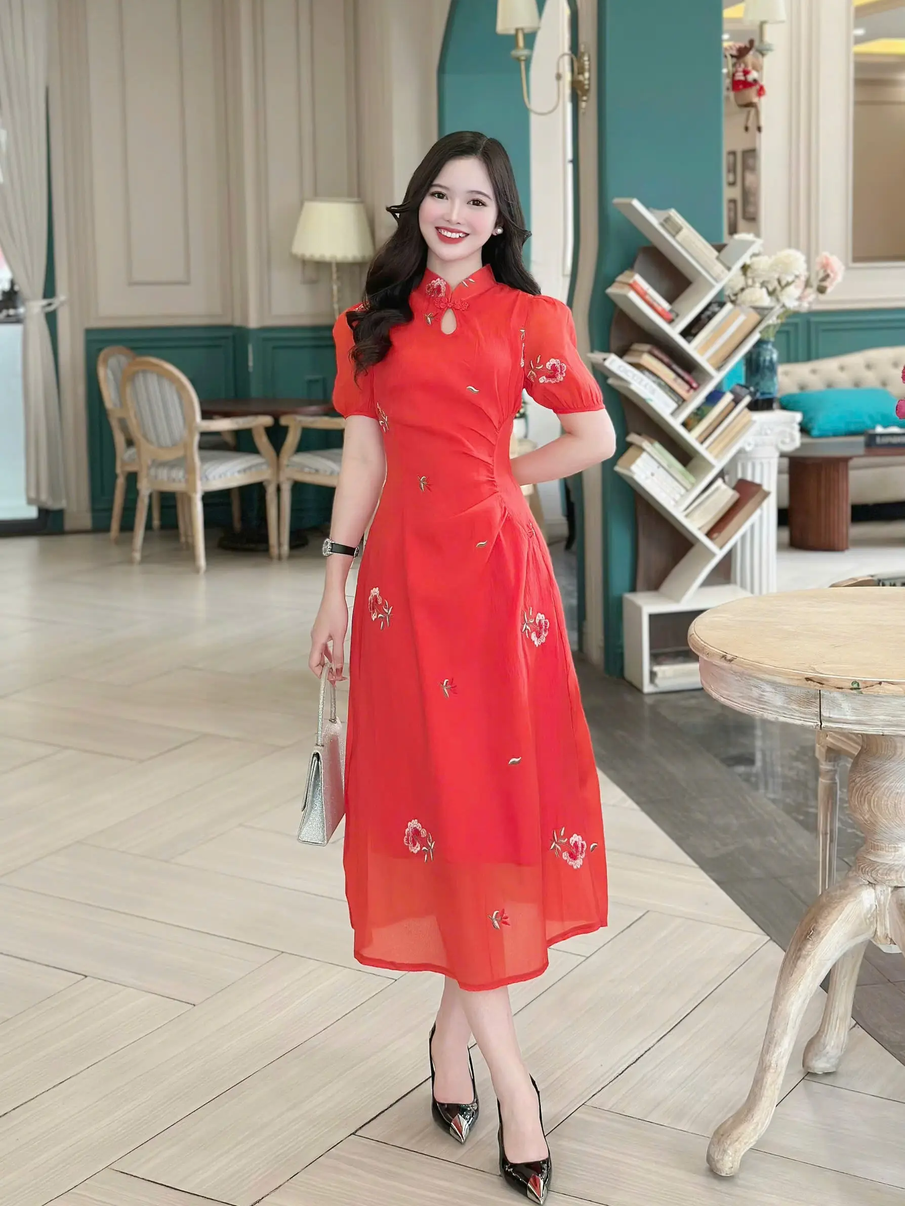 Đầm dự tiệc nữ nàng thơ thiết kế Nhật Vy cổ tàu tay ngắn dáng xoè chất voan xốp thêu hoa    màu trắng đỏ hồng  mặc tết chụp ảnh - D3241