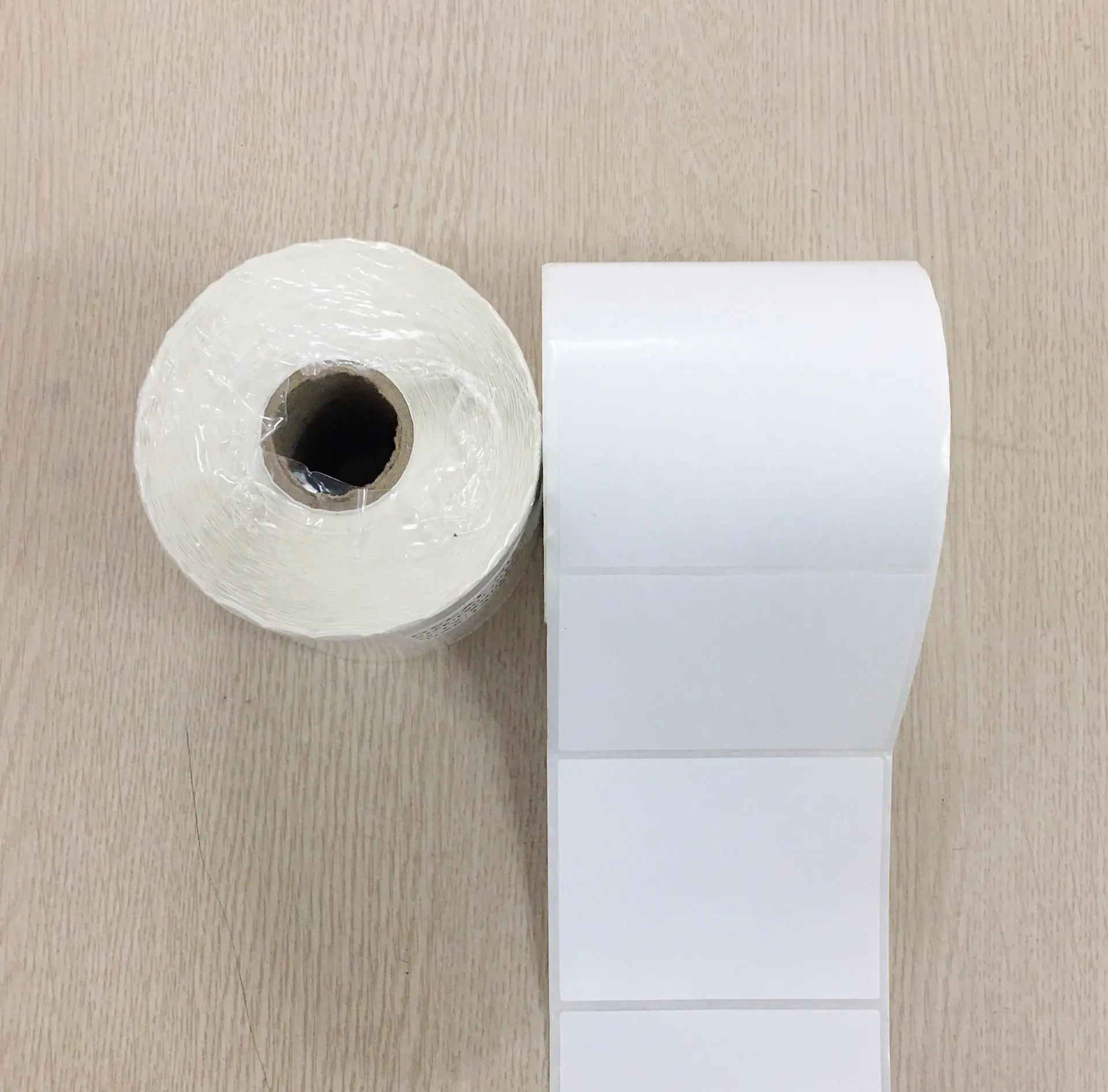 Decal giấy (90x70)mmx50m 1 tem