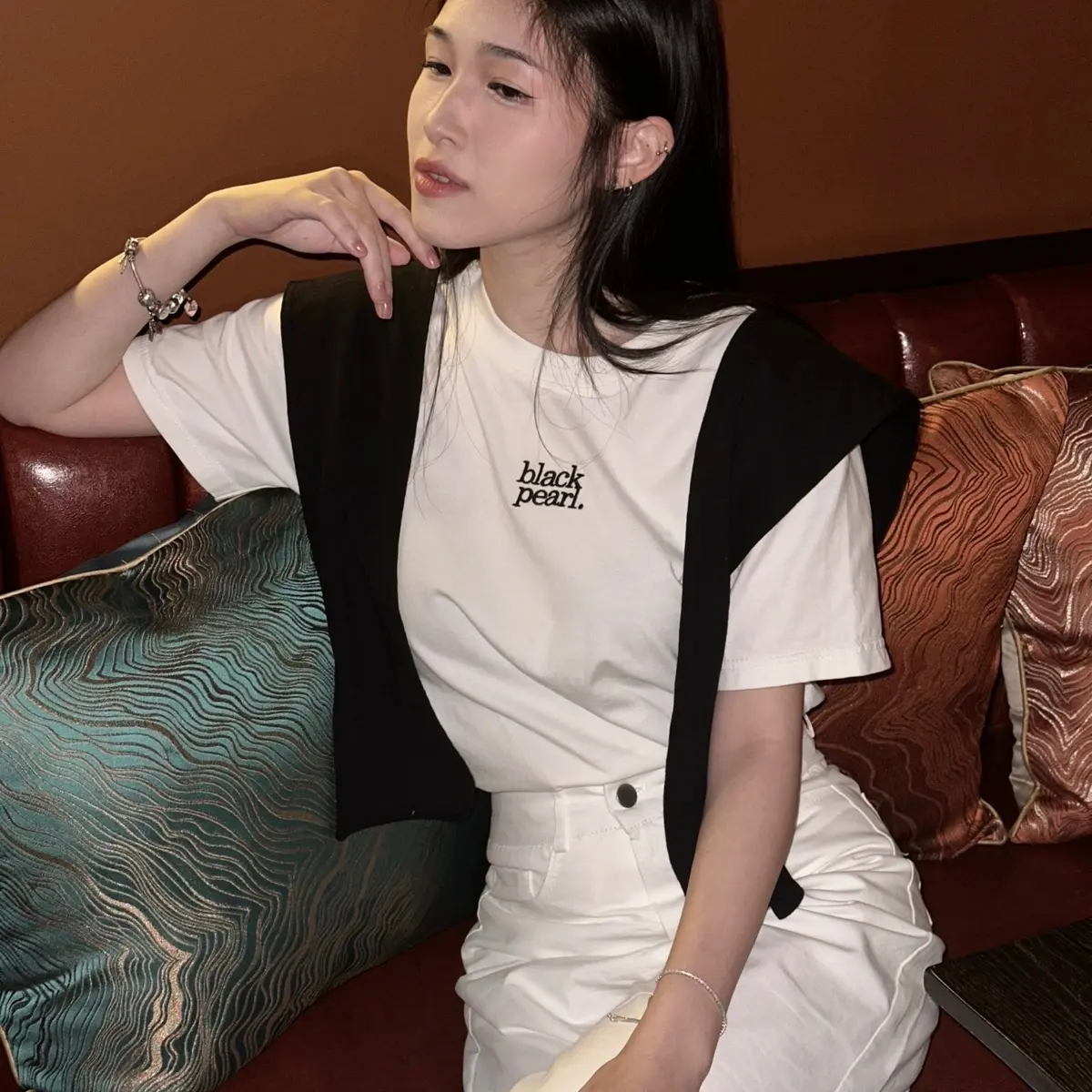 Áo Thun Nữ Baby Tee JUSTDUN B1 – Thêu “BLACK PEARL”, Chất Cotton Mềm Mịn, Co Giãn Nhẹ, Form Gọn Trẻ Trung | BigBuy360 - bigbuy360.vn Áo Thun Nữ Baby Tee JUSTDUN B1 – Thêu “BLACK PEARL”, Chất Cotton Mềm Mịn, Co Giãn Nhẹ, Form Gọn Trẻ Trung | BigBuy360 - bigbuy360.vn