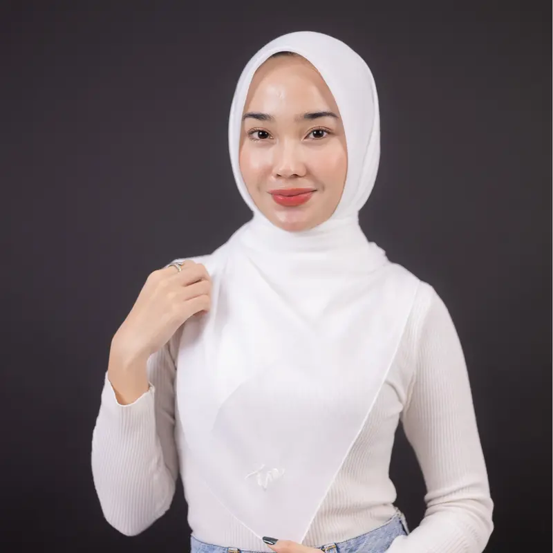 Lily Paris Premium  square by Tiebymin  plain square kerudung segi empat anti meleyot 3