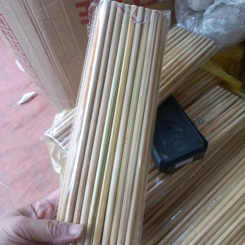 đũa tre nhà làm  vót dài trường đũa dài 25p được làm thủ công nhận hàng là 20 đôi đũa 0