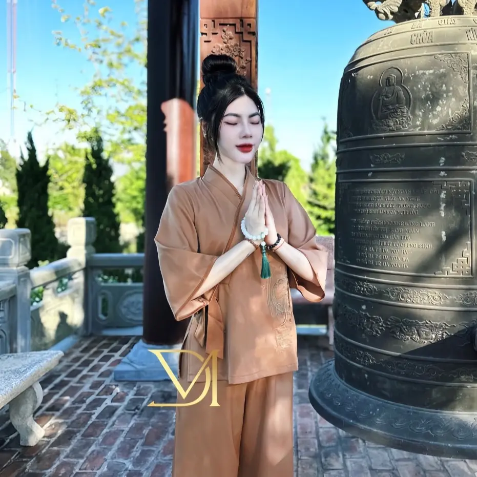 Pháp phục lụa trượt thêu chữ Mẹ