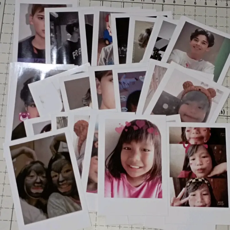 Polaroid ukuran 2r background putih min. 25 foto 1
