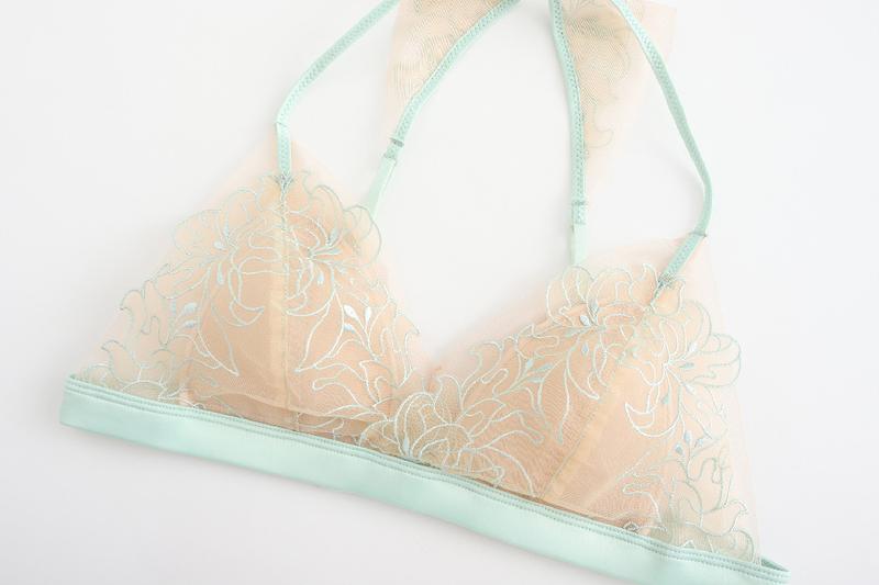 Product Introduction of 2023 New Women Sexy Lace Beauty Back Pack, Small Intimates Thin Cup Comfortable Bralette Female Underwear Bra Panties Sets 45
