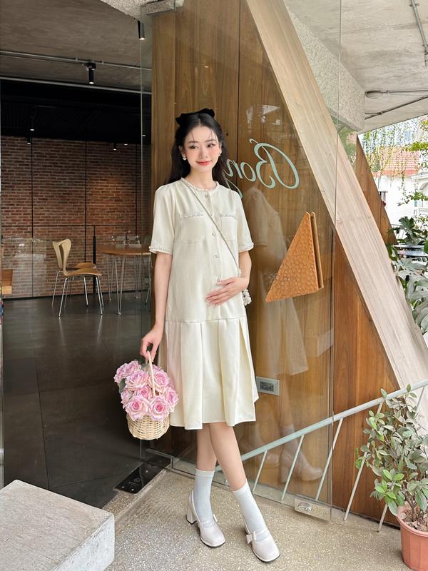 [L'AMME] Váy bầu đầm bầu GRACE Dress phối cổ sen, đính ngọc, phối đuôi cá xếp ly, cúc giả có khóa kéo lưng, kiểu dáng suông, basic thiết kế Lamme BE HAPPY . BE MOMMY