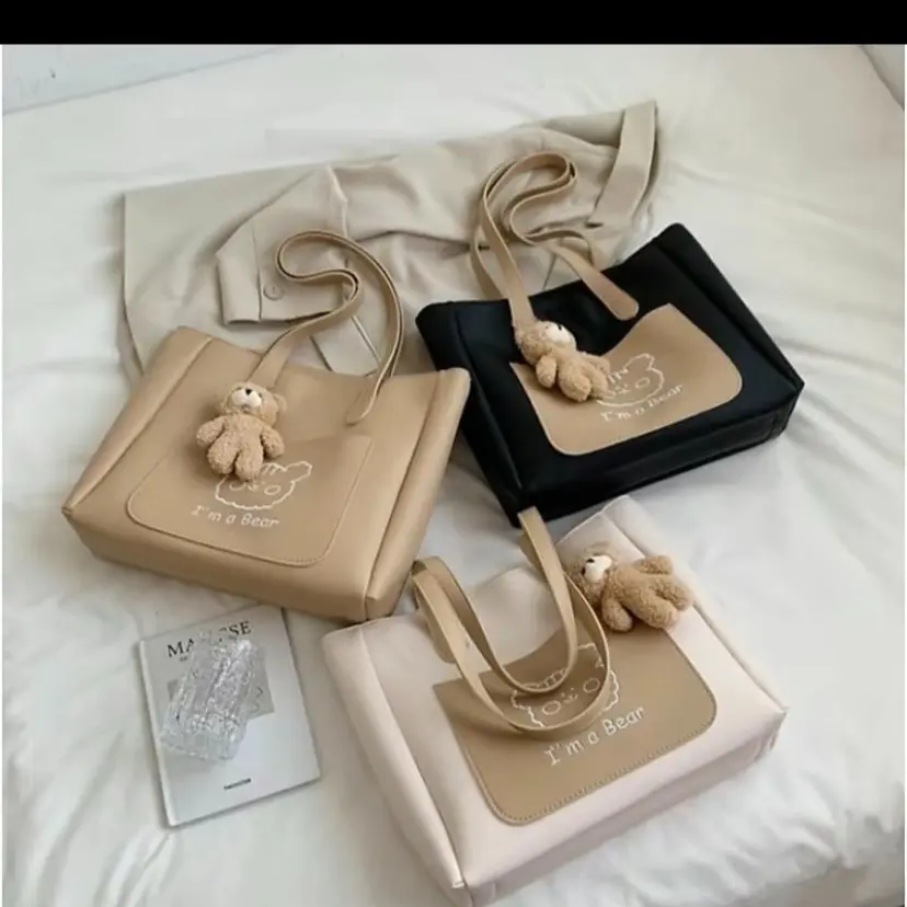 Túi xách nữ túi công sở đi học đi chơi tặng kèm gấu Bag Kem Da Tote túi xách nữ tuixach deo Đeo Vai Chữ Nhật túi túi đeo bóp nữ túi xách túi xách Hình Chữ Nhật