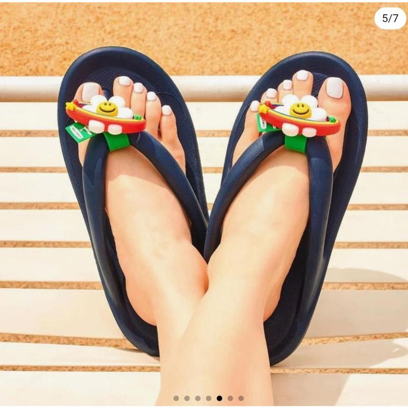 Product Introduction of Dép xỏ ngón nữ đi biển đế cao su eva mềm, êm chân, kèm họa tiết hoa trên quai cực kỳ dễ thương 17