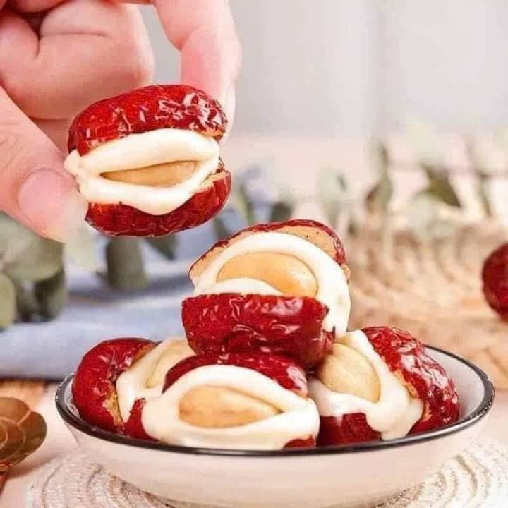 [Túi 1kg Tặng Kèm Vỏ Hộp Đựng Táo] Kẹo Táo Đỏ Kẹp Sữa Lạc Đà Hạt Điều, Táo Đỏ Sữa Lạc Đà Tân Cương, Táo Đỏ Sấy Khô