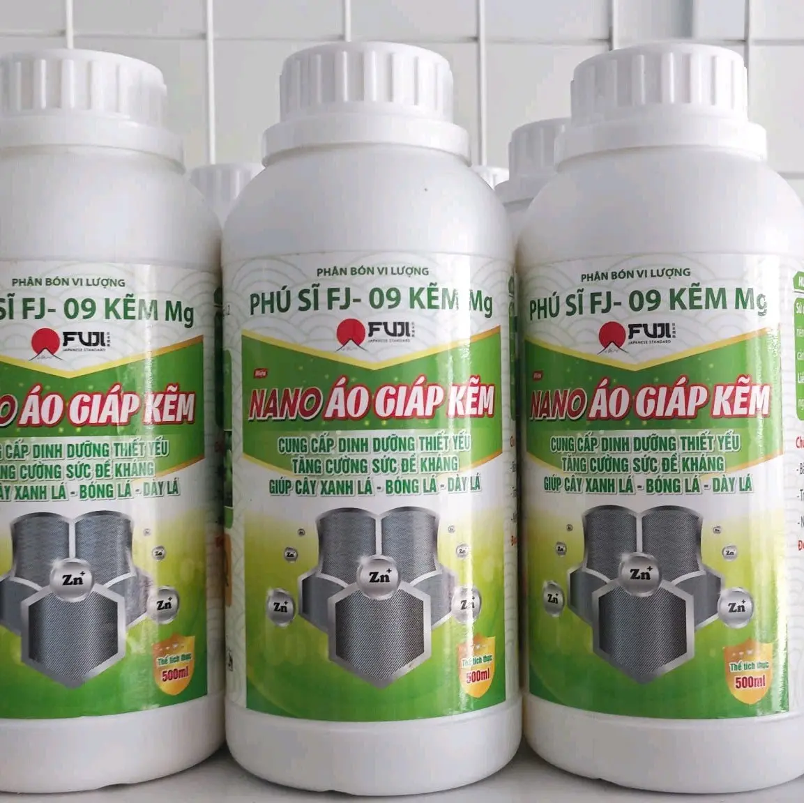 PHÂN BÓN LÁ " NANO ÁO GIÁP KẼM NGUYÊN LIỆU NGOẠI NHẬP" CUNG CẤP ZN+ VÀ MG GIÚP CÂY XANH LÁ, DÀY LÁ, BÓNG LÁ, MUA 2 TẶNG 1