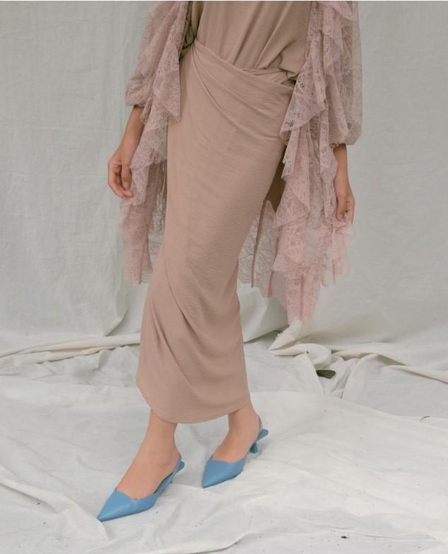 Mera and Jenar -Larindu Skirt Polos 1