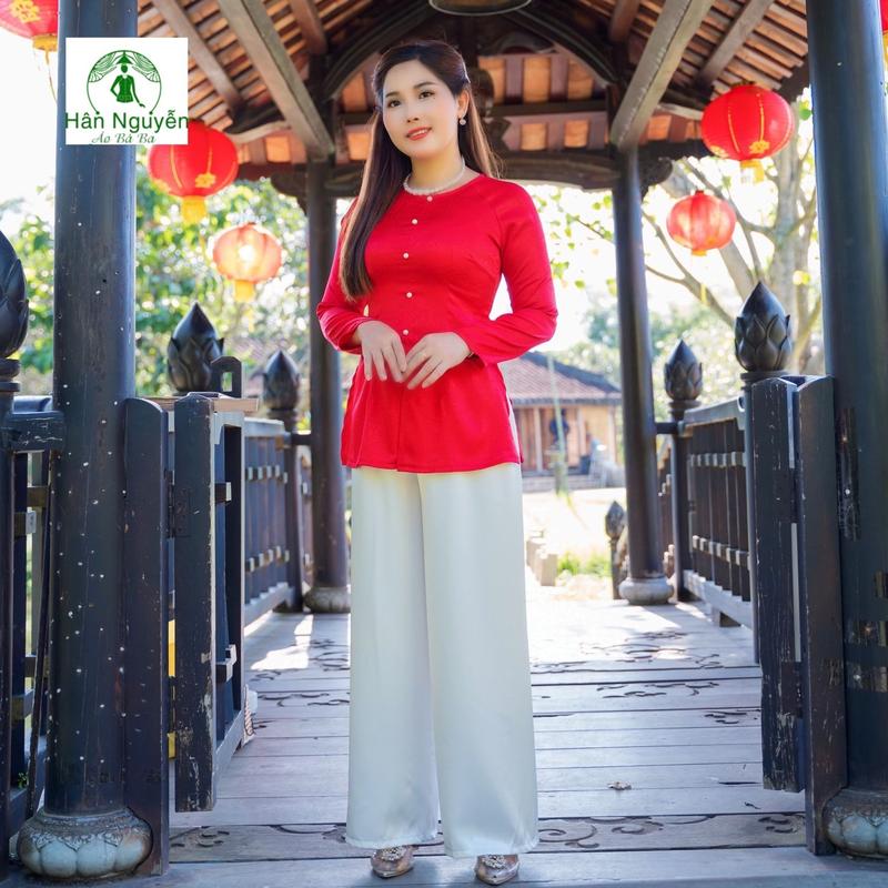  Hân Nguyễn Áo Bà Ba - B.A41 - Bộ Áo Bà Ba Gấm Hoa Hồng Cổ Tròn Dây Kéo tay dài   Quần SATIN Trắng   Nữ Top Women Kem 