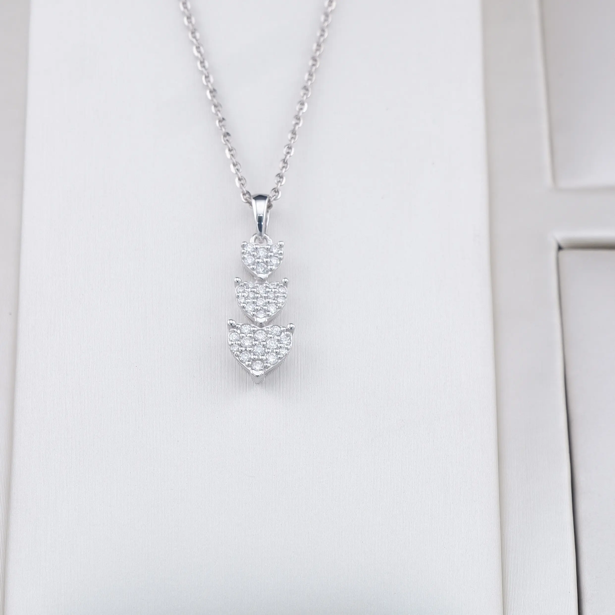 Syaqila Liontin Wanita Moissanite Silver S925 Lily 3221/7745