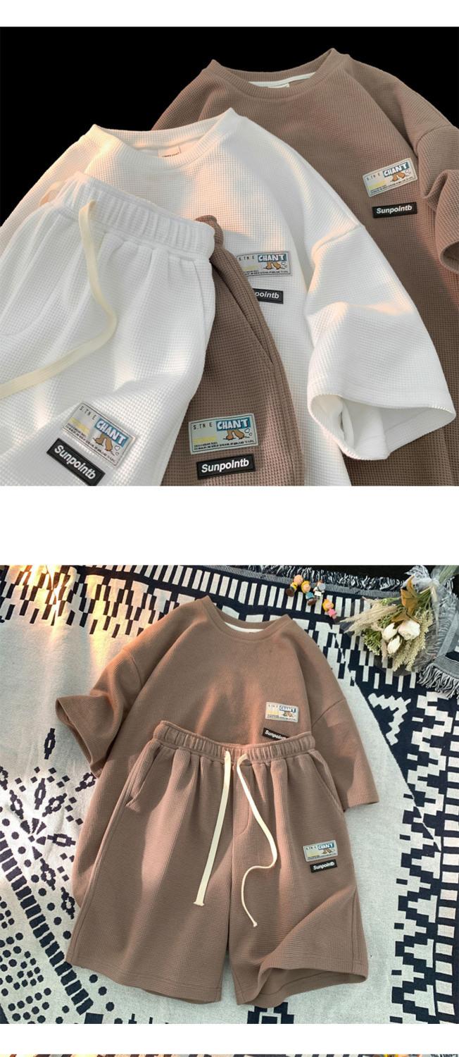 Product Introduction of Bộ Đồ Hai Mảnh, Áo Phông Ngắn Tay Bánh Quế Đóng Dấu Và Quần Đùi, Dành Cho Em Bé Trai Và Bé Gái, Dáng Rộng Vừa Vặn, Phong Cách Hợp Xu hướng Thích Hợp Cho Mùa Hè, Thể Thao Thường Ngày Đẹp Trai 12