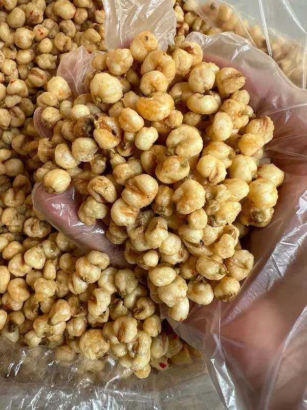 Combo 1kg Ngô Giòn Xóc Mắm Cay Nhẹ, Ăn Vặt Tuổi Thơ, Giòn, Ngon, Đóng Túi Zip 500g Food Snack Ăn Vặt Jung Jung Thức Ăn 4