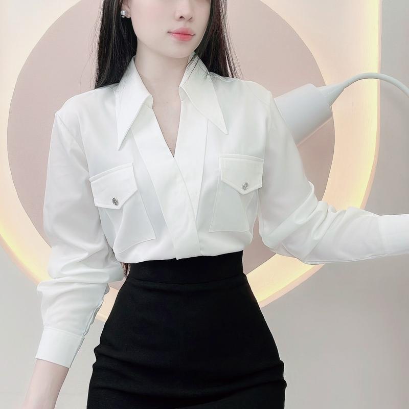 Áo sơ mi nữ thiết kế cổ V lá nhọn phối túi vải sọc cotton dày dặn kiểu dáng trẻ trung sang trọng sơ mi nữ đi tiệc đi làm đi chơi LAMO- B1361