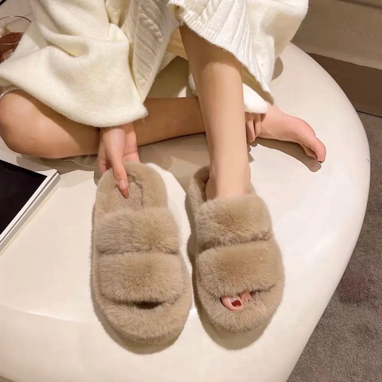 Dép lông quai ngang đế cao 4cm siêu xinh (Lùi size)