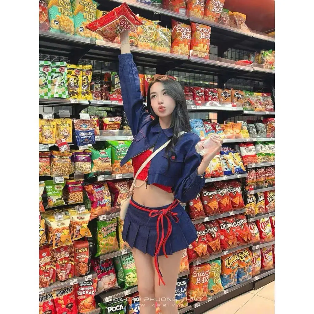 BIGSIZE HIẾU HIẾU (55-95KG) - Set bộ jeans diện phố Áo sơ mi tay dài croptop + Chân váy ngắn cột nơ đỏ S492