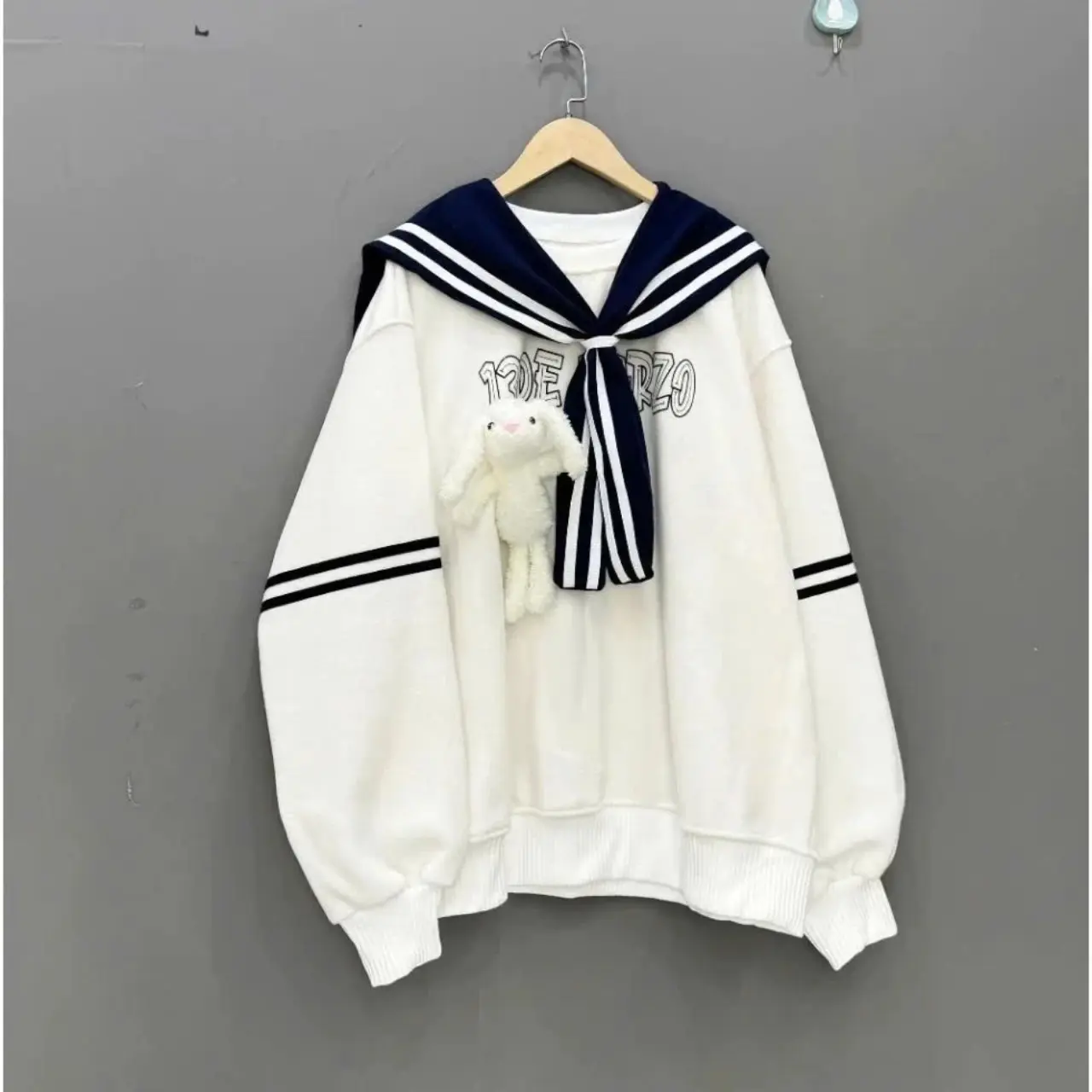 ÁO SWEATER KÈM KHĂN THỦY THỦ TẶNG KÈM GẤU BÔNG SIÊU XINH