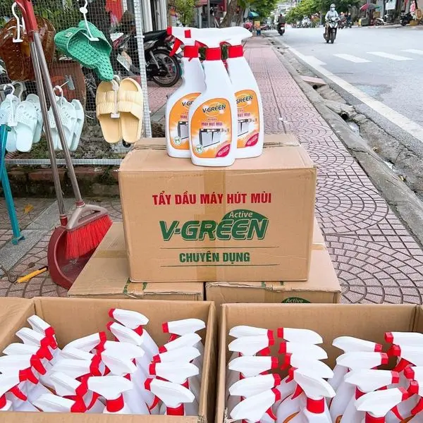 Tẩy Dầu Mỡ Cứng Đầu Trên Máy Hút Mùi, Bếp Gas, Bếp Từ, Tường Bếp, Xoog chảo V-Green 620ml